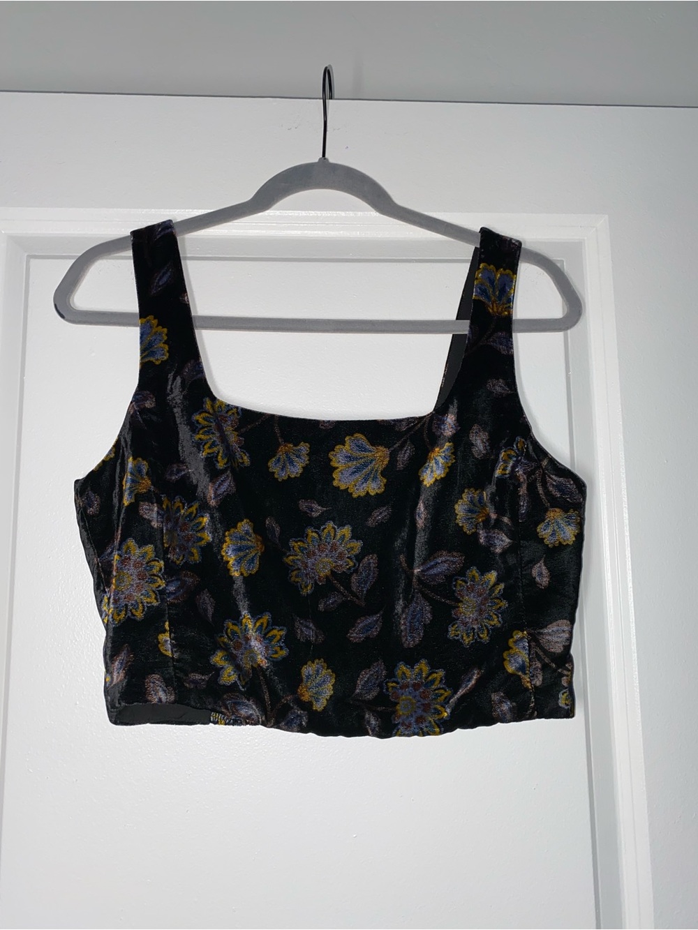 Rachel Zoe Black Cropped Square-Neck Tank with Gold & Purple Floral Jacquard